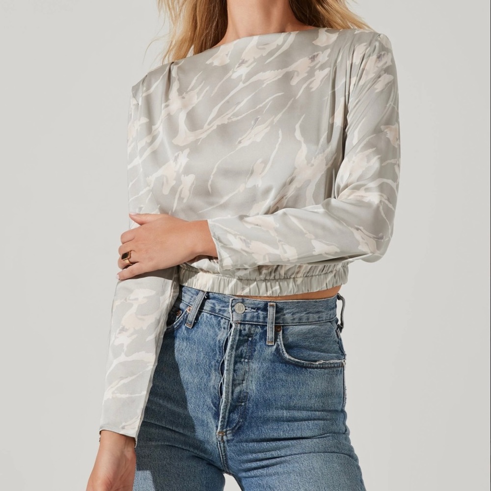 ASTR Grey Peach Abstract Satin Cropped Pleated Shoulder Elastic Waist Top XS NWT